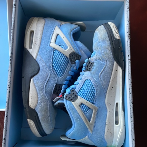 Air Jordan 4 Retro University Blue - Picture 7 of 10